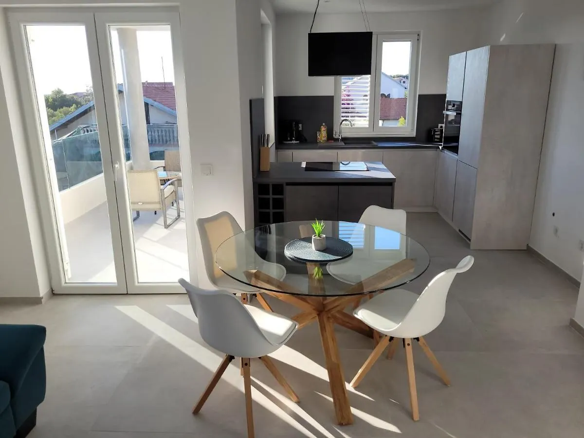 Haus Dalmatia With Heated Pool Appartement Bibinje
