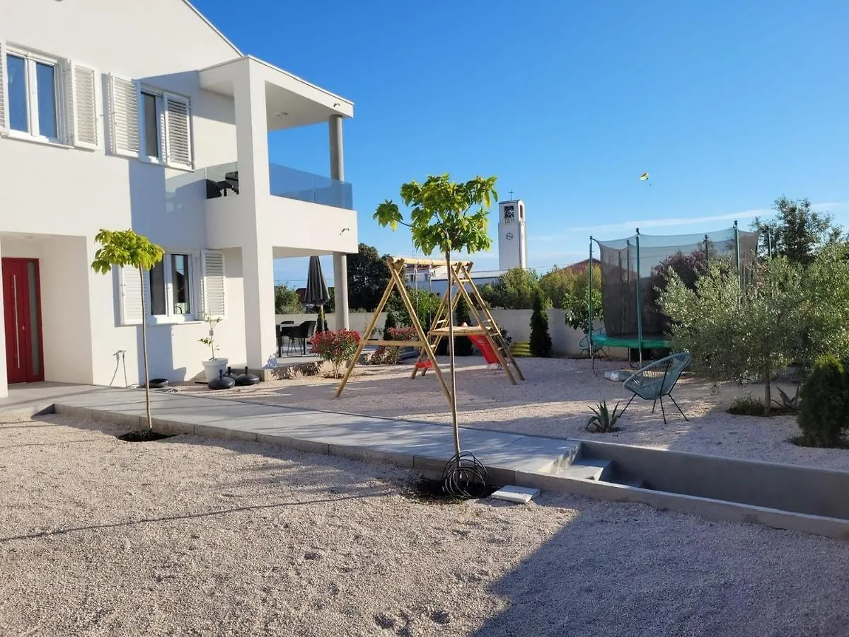 Haus Dalmatia With Heated Pool Appartement Bibinje